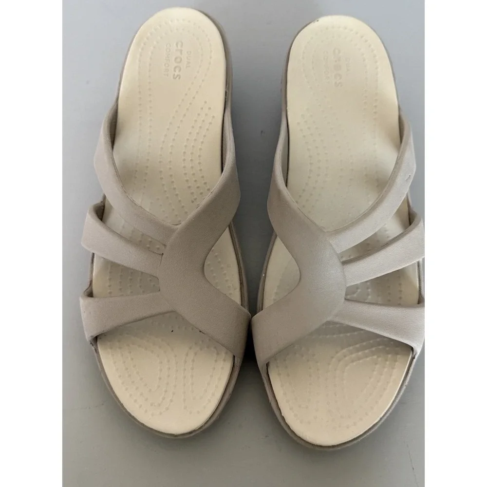 Crocs Sanrah Strappy Wedge Slide Sandals Womens Size 9 Taupe Comfort Casual
